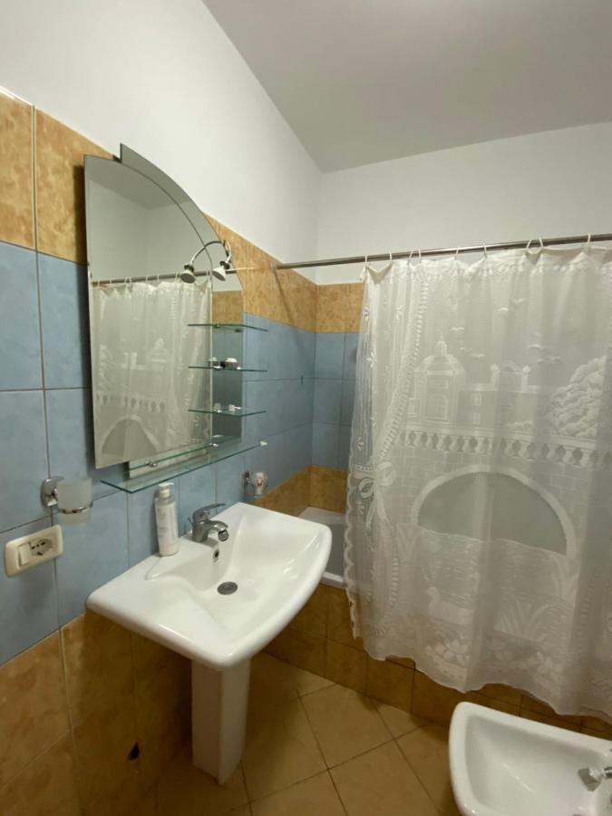 Noar Apartment Sarandë エクステリア 写真